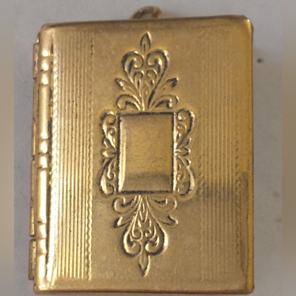 Vintage/Victorian locket